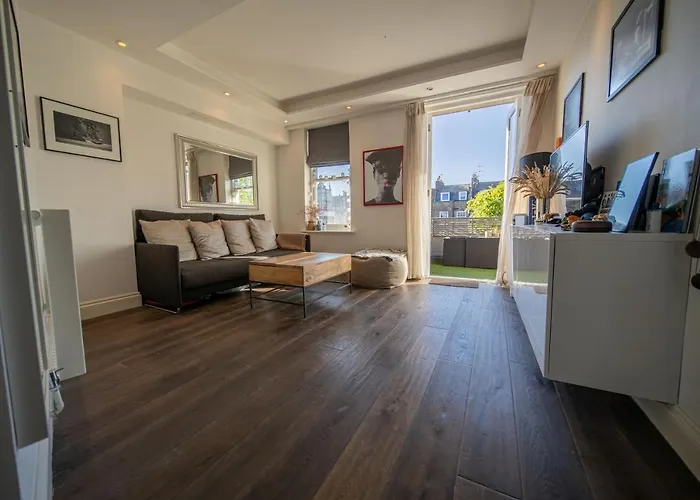 Gorgeous Light Contemporary Apt In Notting Hill