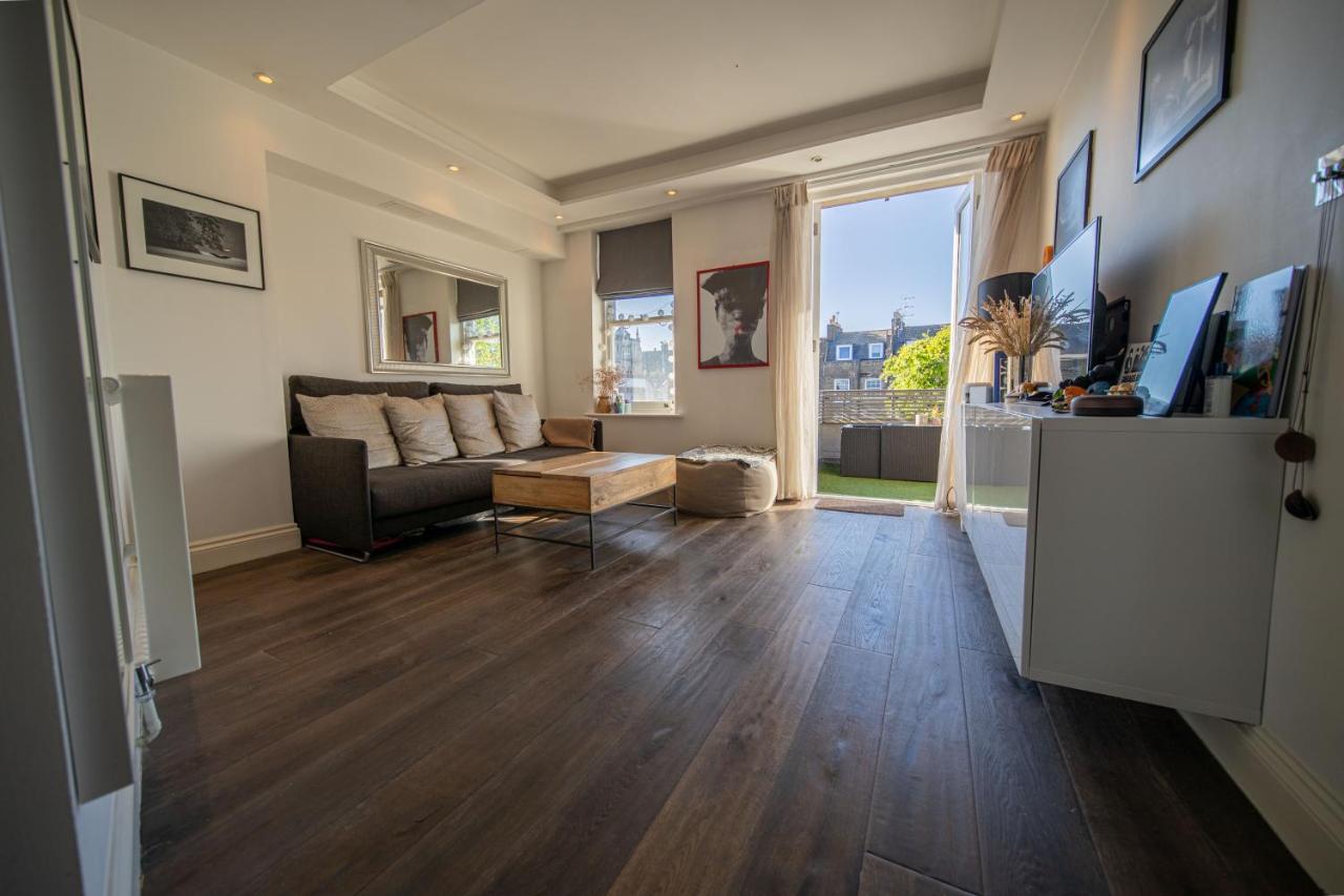Gorgeous Light Contemporary In Notting Hill *